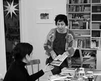 Editar en tiempos revueltos: Marian y James Womack (Nevsky Prospects) Editar en tiempos revueltos: Marian y James Womack (Nevsky Prospects)Publicado por Raquel Blanco Voy a empezar con una foto: justo la que hay aquí debajo: la editorial es lo q