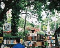 Por qué hay que seguir comprando libros Por qué hay que seguir comprando libros